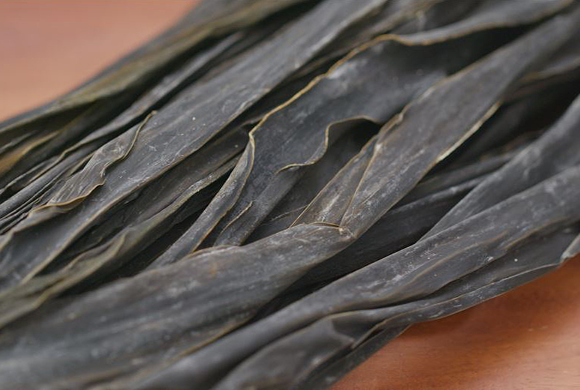 Dried strips of oarweed kelp, the seaweed distilled in Shanty Seaweed Botanical Vodka